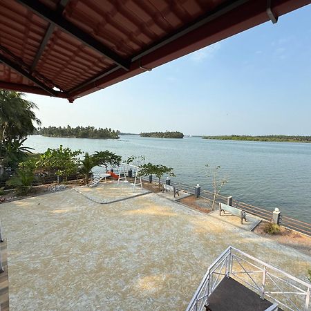 The Glasswater By The Backwater Homestay Kalyānpur エクステリア 写真