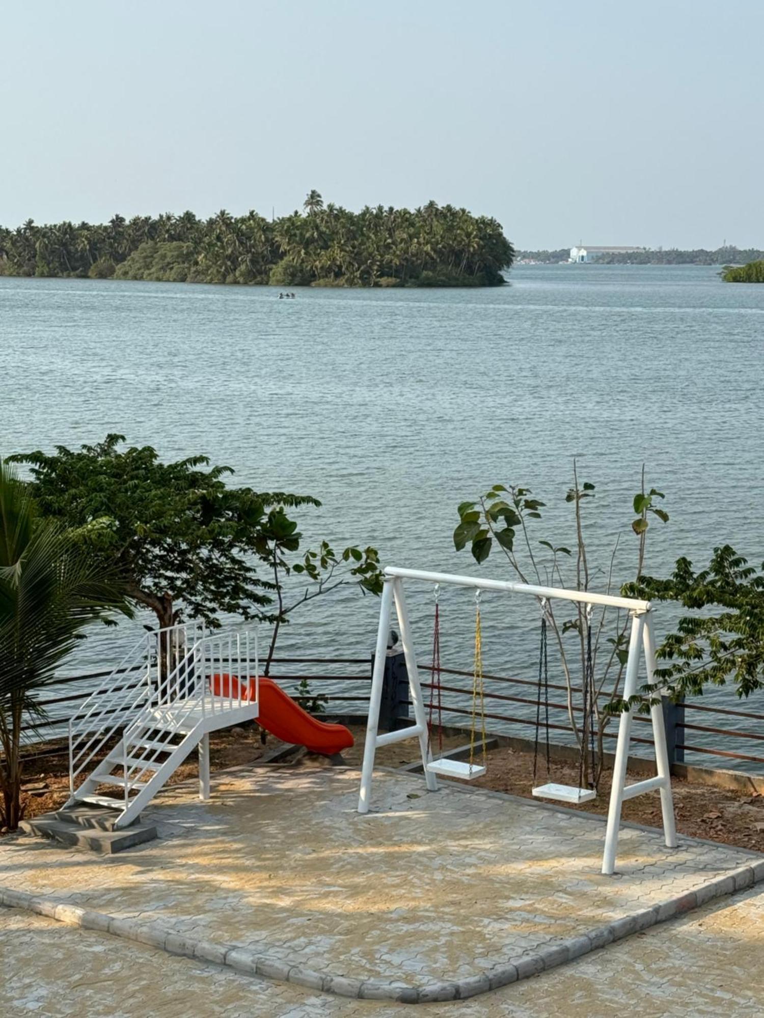 The Glasswater By The Backwater Homestay Kalyānpur エクステリア 写真