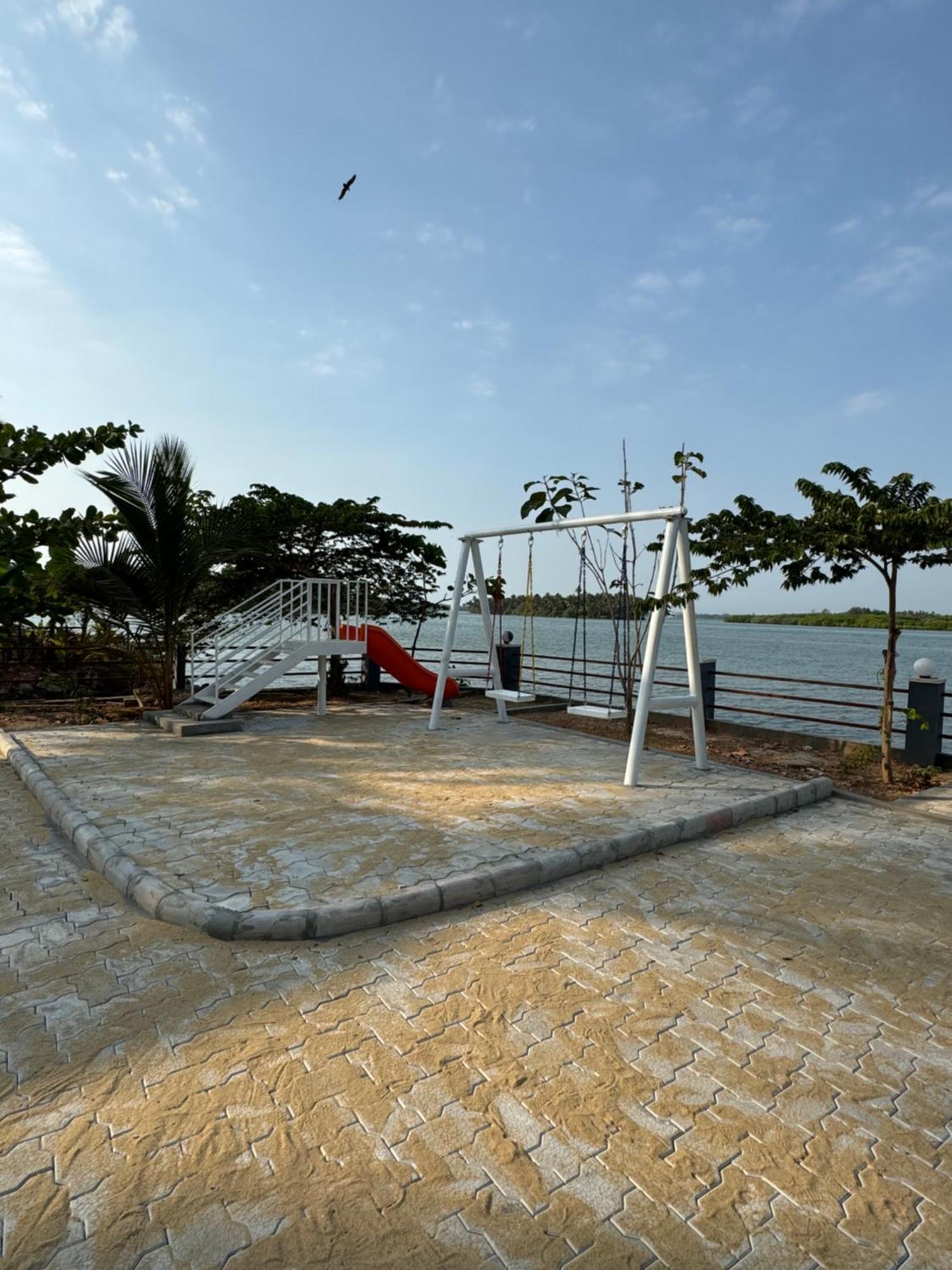 The Glasswater By The Backwater Homestay Kalyānpur エクステリア 写真