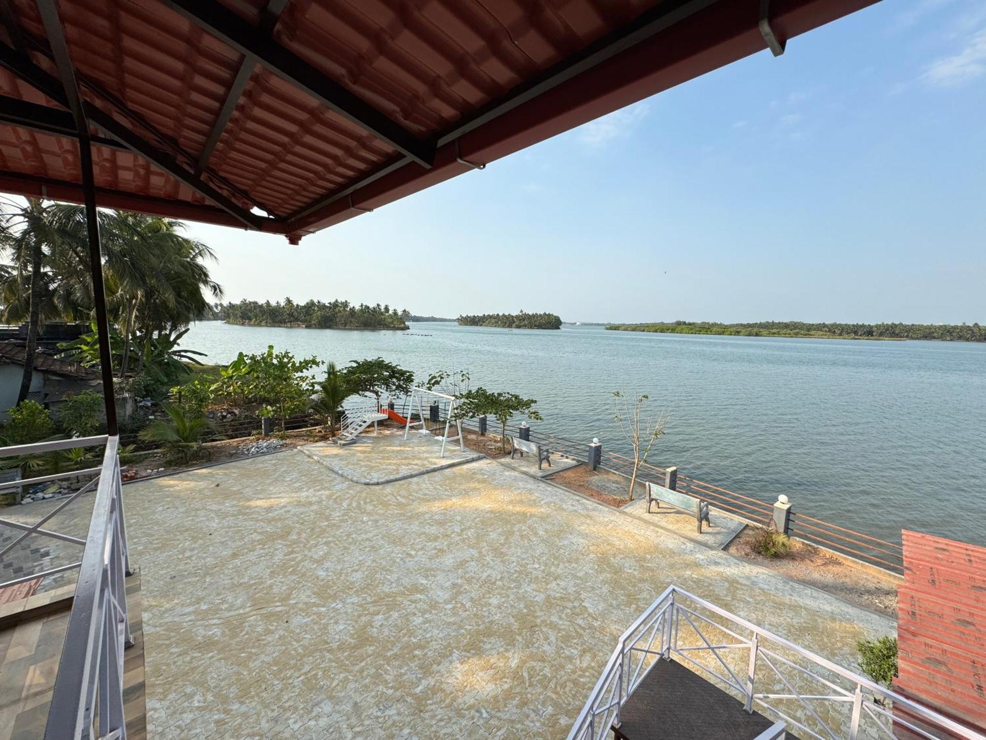 The Glasswater By The Backwater Homestay Kalyānpur エクステリア 写真