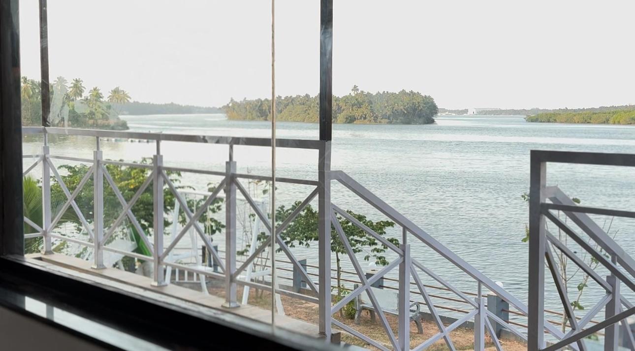 The Glasswater By The Backwater Homestay Kalyānpur エクステリア 写真