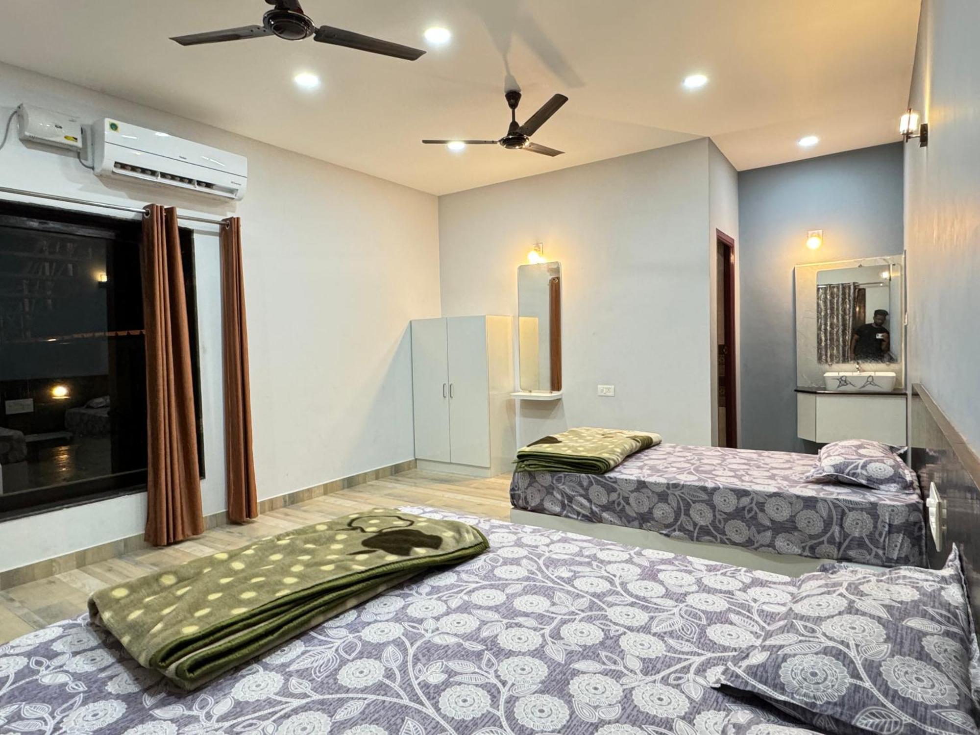 The Glasswater By The Backwater Homestay Kalyānpur エクステリア 写真